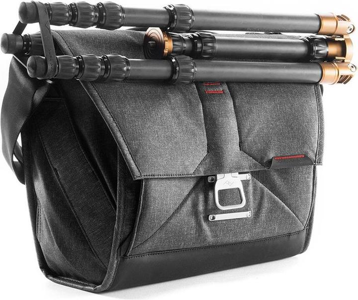 Actual product image Peak Design Everyday Messenger 15" (Camera shoulder bag, 18 l)