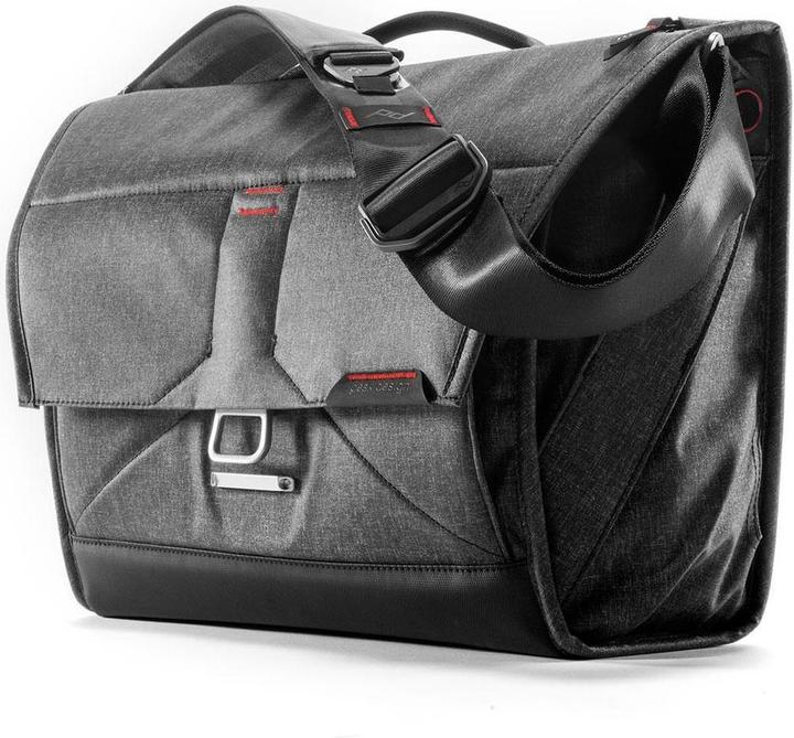 Actual product image Peak Design Everyday Messenger 15" (Camera shoulder bag, 18 l)