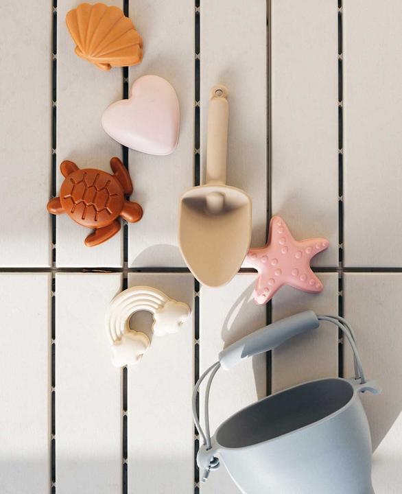 Image du produit Esmée Set de jouets de sable avec bouilloire, pelle et moules