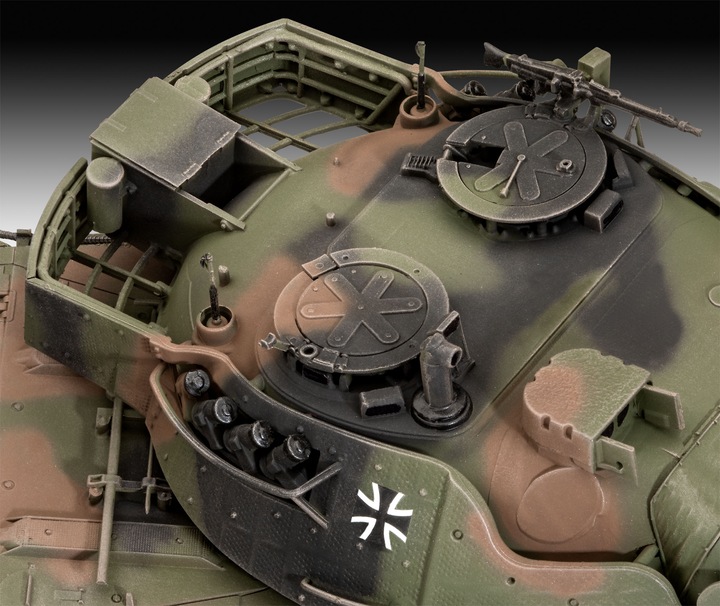Actual product image Revell Leopard 1A5