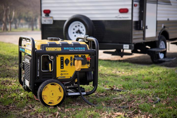 Produktbild Champion Power Equipment 3600 Watt digitaler Hybrid-Wechselrichter (3500 W, 11 l)