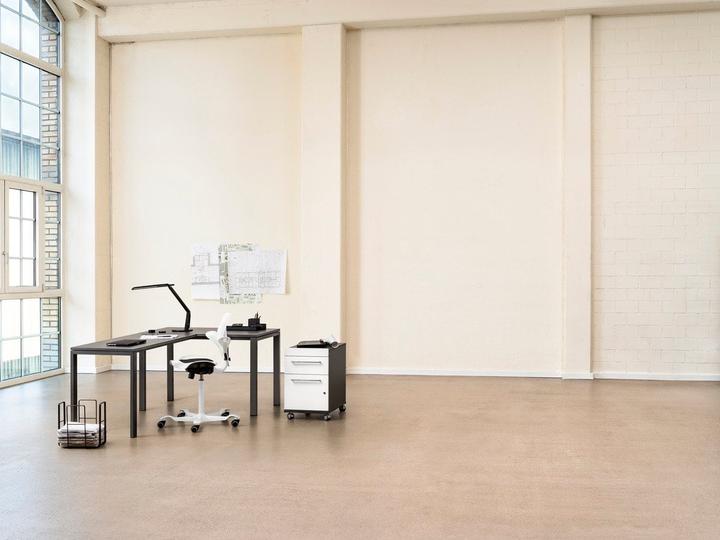 Produktbild Yamazaki Zeitungsständer TOWER (28.5 x 35 x 37 cm)