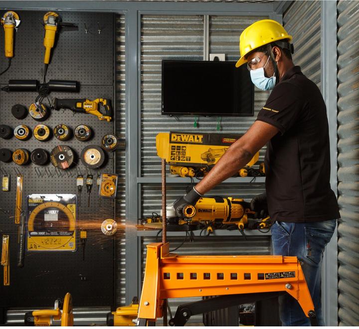 Actual product image DeWalt 230mm angle grinder (230 mm)