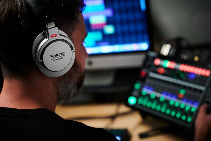 Produktbild Roland RH-200S (ANC, Kabelgebunden)