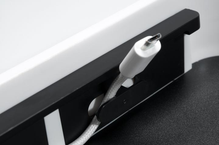 Actual product image BlueLounge Sanctuary4 (20 W)