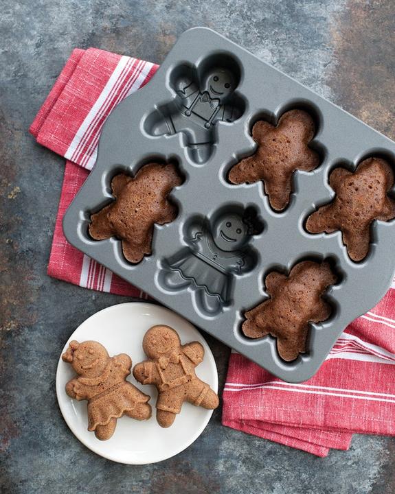 Image du produit Nordic Ware Gingerbread Kids Cakelet Pan