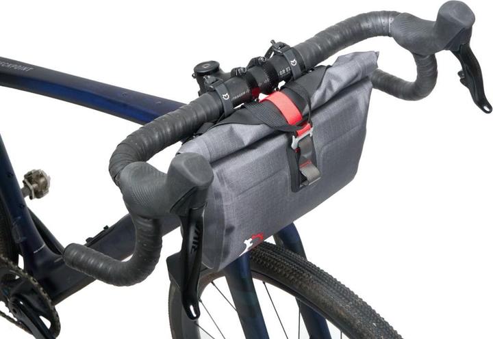 Actual product image Revelate Designs Egress Pocket Handlebar Bag, 2.8L, waterproof, black (Handlebar bag)