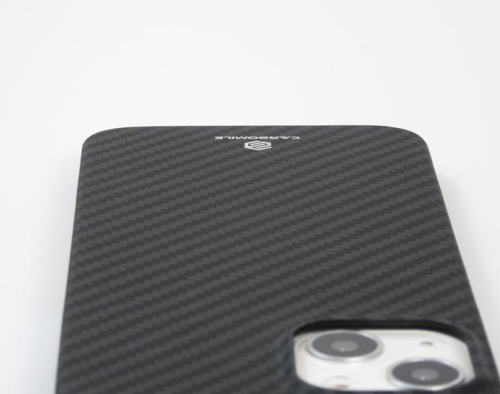Actual product image Carbomile Cover Protective case made of real aramid carbon fibre (Apple iPhone 13)
