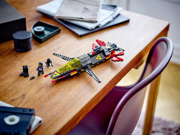 Actual product image LEGO Icons Blacktron Cruiser 40580 (40580, LEGO Icons)