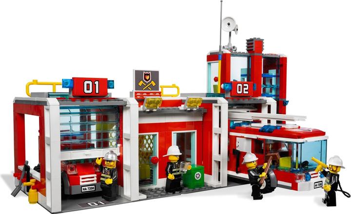 Produktbild LEGO Grosse Feuerwehr Station (7208, LEGO City)