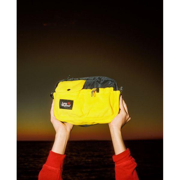 Produktbild Long Weekend Santa Fe Shoulder Bag 3L Yellow Fleece
