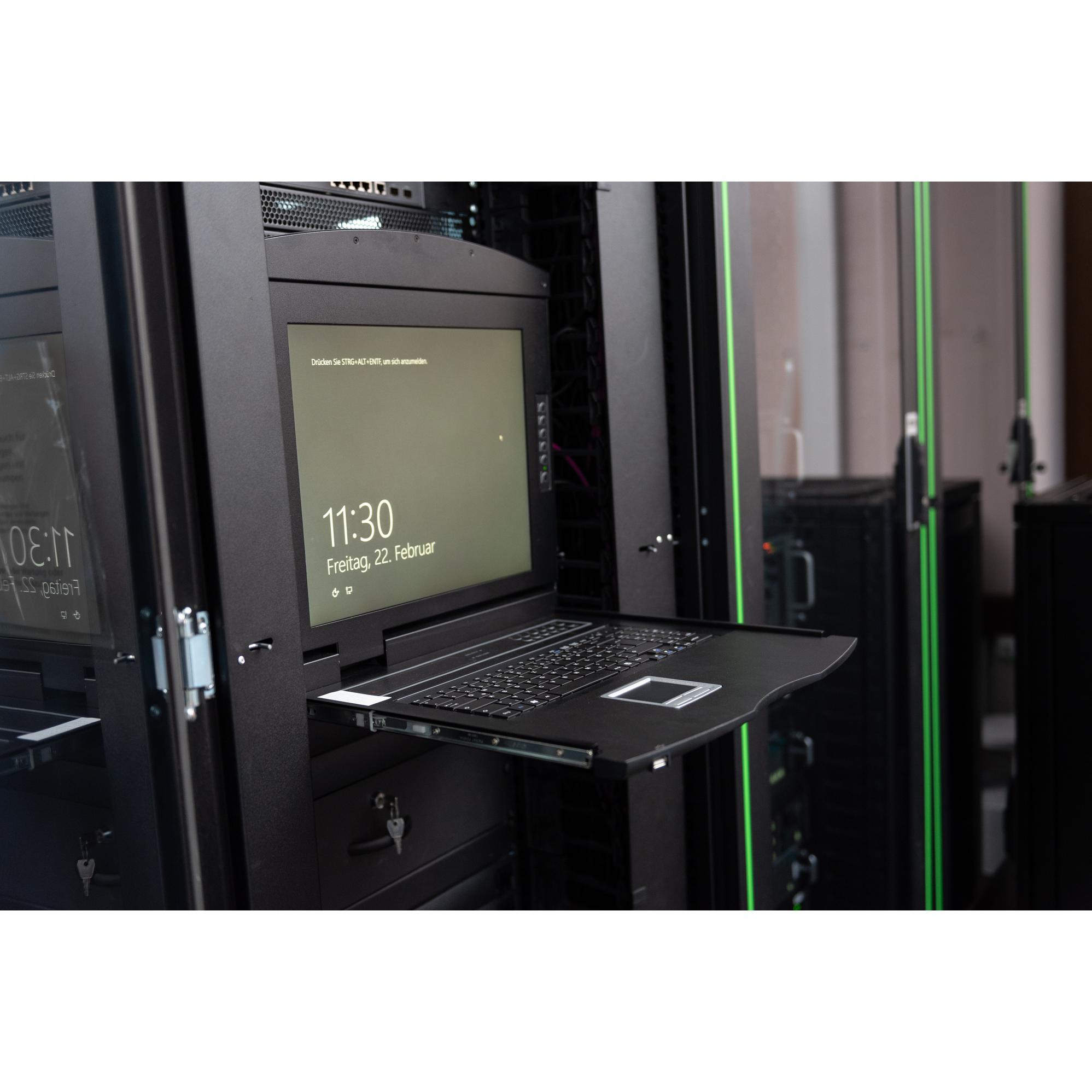 Thumbnail - Digitus 19" HD LCD KVM Konsole, 16-Port VGA, deutsche Tastatur, KVM Switch, Schwarz