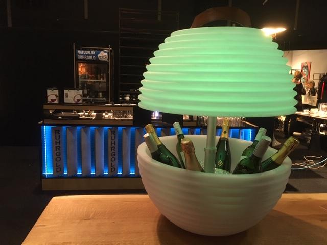 Image du produit Nikki.Amsterdam The.Bowl | Lampe haut-parleur Bluetooth® et Winecooler (Fonctionnement sur batterie)