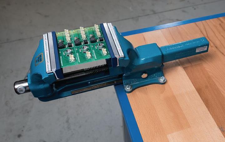 Actual product image Scangrip Magnetic vice jaws made of polyurethane