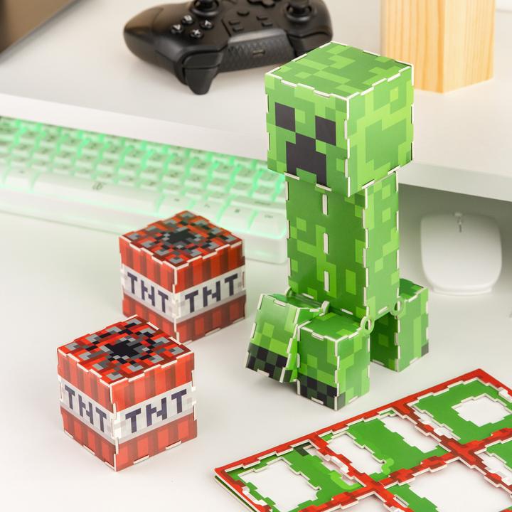 Actual product image Paladone Products Minecraft Creeper Construction Kit (13 pieces)