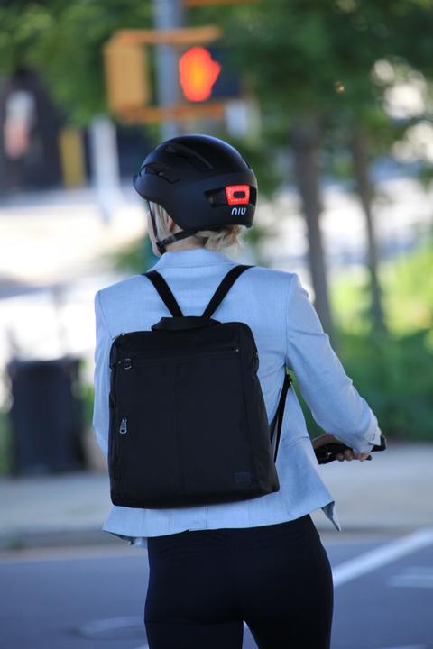 Actual product image Niu KQi3 Pro (20 km/h, 50 km, 350 W)