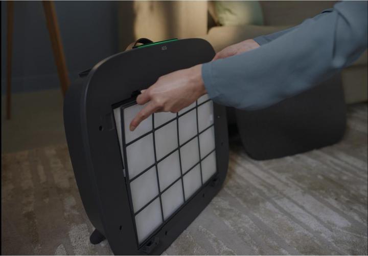 Produktbild AEG Zubehör AFWCAR3 CARE Ultimativer Schutzfilter für AX5 & AX7 (1 x)