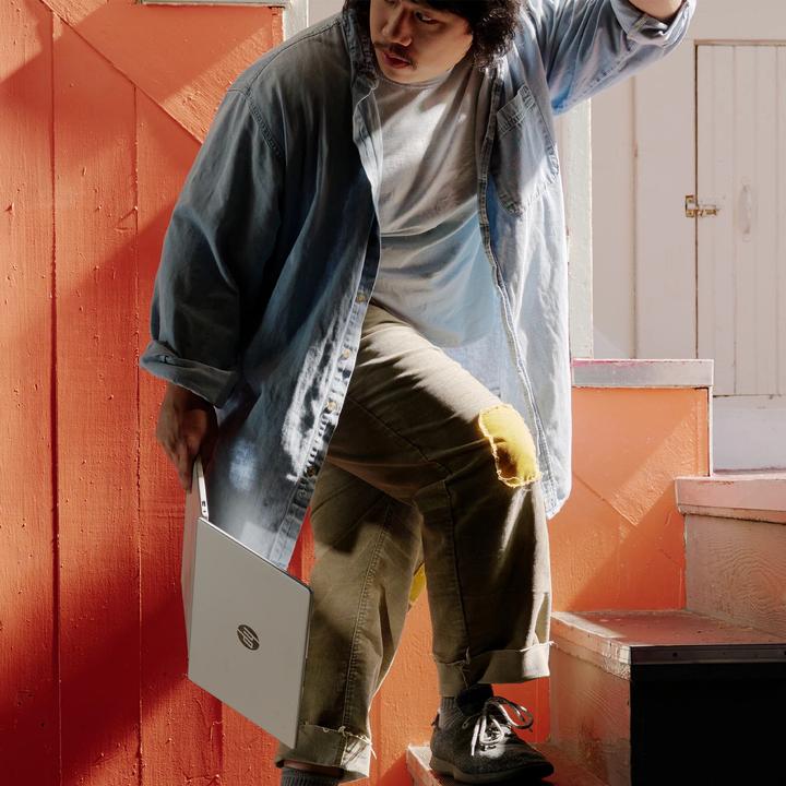 Produktbild HP 14-em0408nz (14", 256 GB, 8 GB, CH, AMD Ryzen 5 7520U)