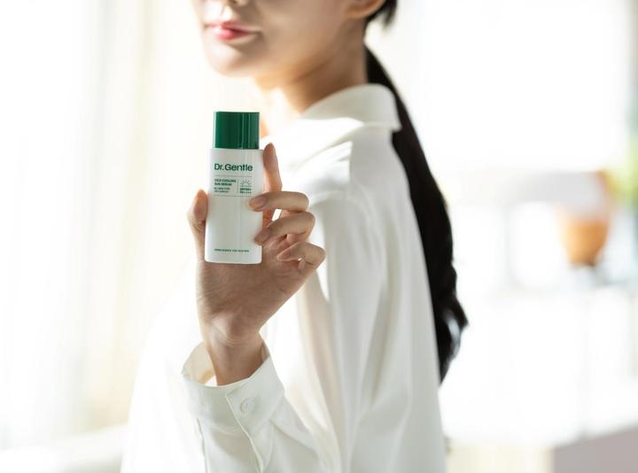 Immagine prodotto Dr. Gentle CICA Cooling Sun Serum (Crema solare, 50 ml)