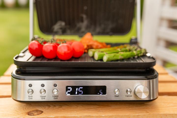 Actual product image Blaupunkt GRS901 Electric grill with waffle plates
