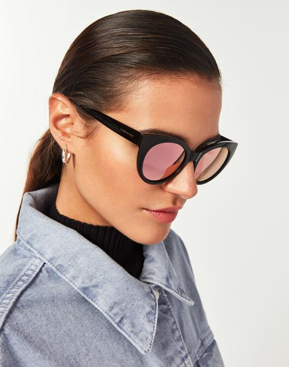 Actual product image Hawkers Divine