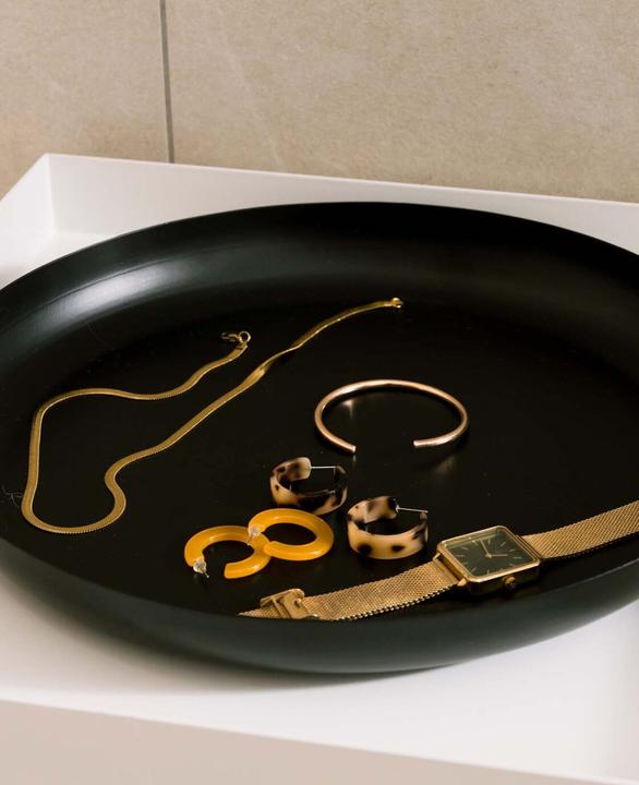 Produktbild Esmée Rundes Serviertablett / Dekotablett aus schwarzem Metall, Ø 30.5 cm