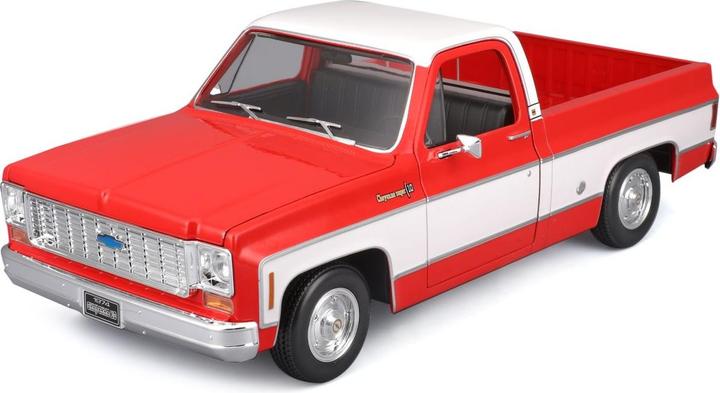Actual product image Maisto Chevrolet Cheyenne Super C10 1974 1/18 rot