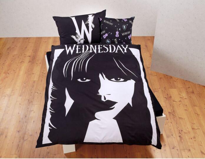 Produktbild Wednesday Addams (160 x 210 cm, 65 x 100 cm)
