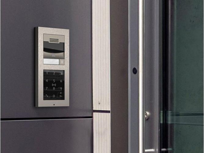 Immagine prodotto 2N IP Verso / Tastiera touch & Bluetooth & lettore RFID 125kHz, protetto 13.56MHz (Bluetooth)
