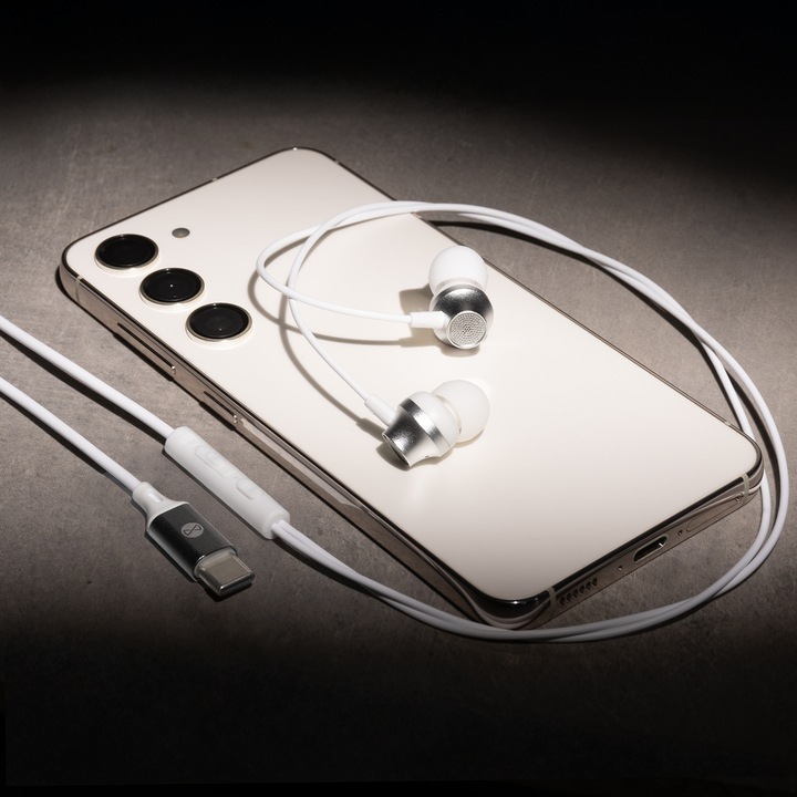 Actual product image Forever wired earphones EP-02 USB-C white (Cable)