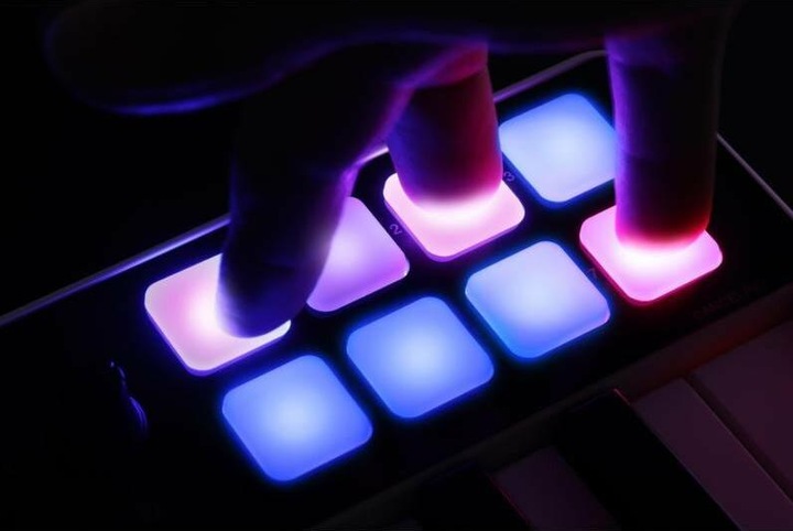 Produktbild IK Multimedia MIDI-Controller iRig Keys I/O (Keyboard)