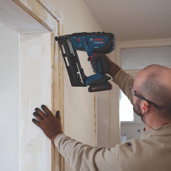 Actual product image Bosch Professional Bosch GNH 18V-64-2 M Professional Akku Holznagler 18 V 1,6 x 32 - 64 mm + 2x ProCORE Akku 8,0 Ah +