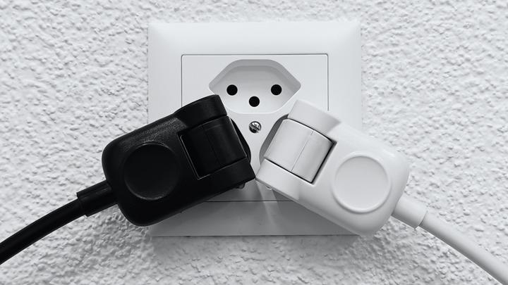 Image du produit Steffen Rallonge avec fiche pliante Td 3G1.0mm² 3m T12-T13 IP20 sw (3 m, Type 13)