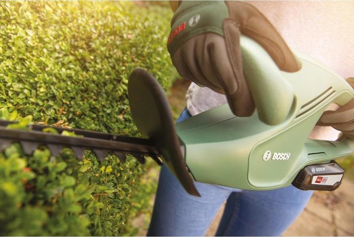 Produktbild Bosch Home & Garden Easy HedgeCut 18-45 (Akkubetrieb)
