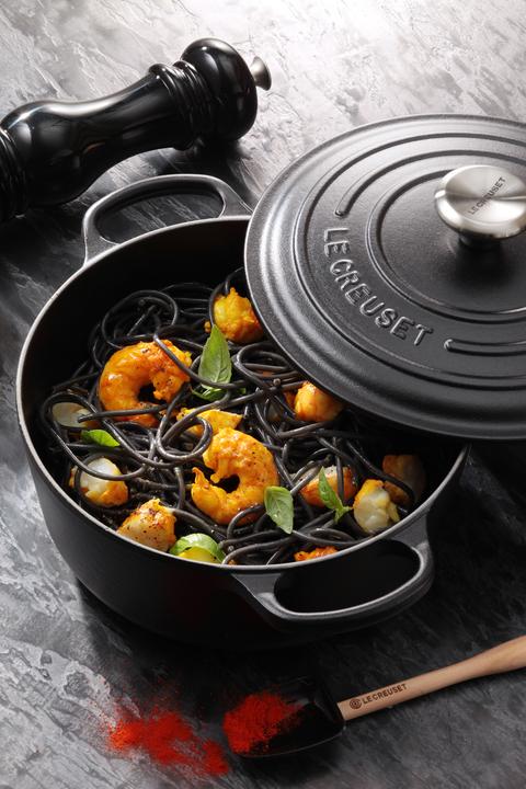 Produktbild Le Creuset Signature (24 cm, Bräter + Schmortopf, Gusseisen)