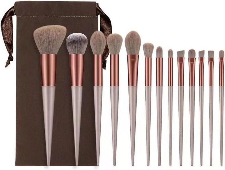 Produktbild JTI 13x Make-up-Pinsel mit Aufbewahrungstasche