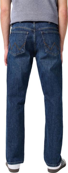 Actual product image Wrangler Authentic Straight (40)