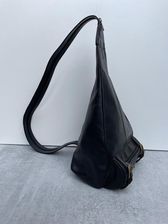 Produktbild Only-Bags.Store Dicker schwarzer Lederrucksack