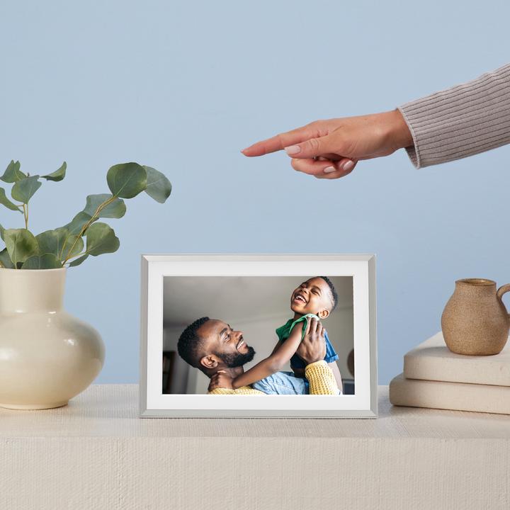 Produktbild Aura Photoframe - Carver Mat -Clay w/whitemat (10.10", 1280 x 800 Pixel)