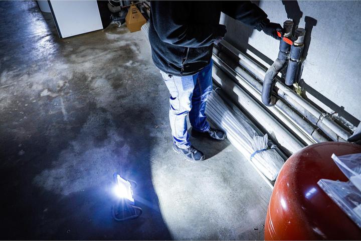 Produktbild BGS Akku-LED-Arbeitsleuchte | klappbar | 18 V | ohne Akku (900 lm)