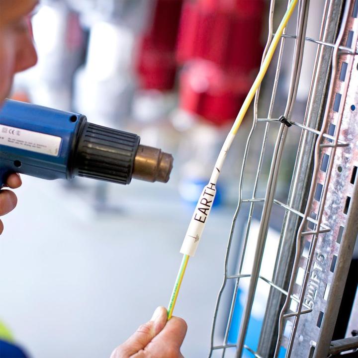 Produktbild Brother HSe-251E (2.10 cm, Schwarz, Weiss)