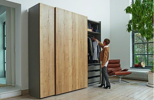 Actual product image Hettich TopLine XL runner and guide parts set