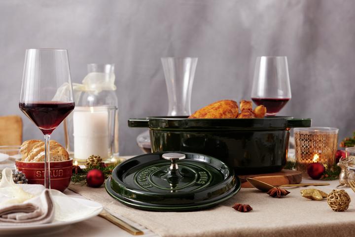 Actual product image Staub Cocotte (Casserole + stew pot, Cast iron, 29 x 15.50 cm)