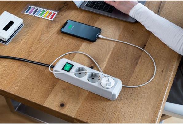 Actual product image Brennenstuhl USB socket adapter 2.4A white (12 W)