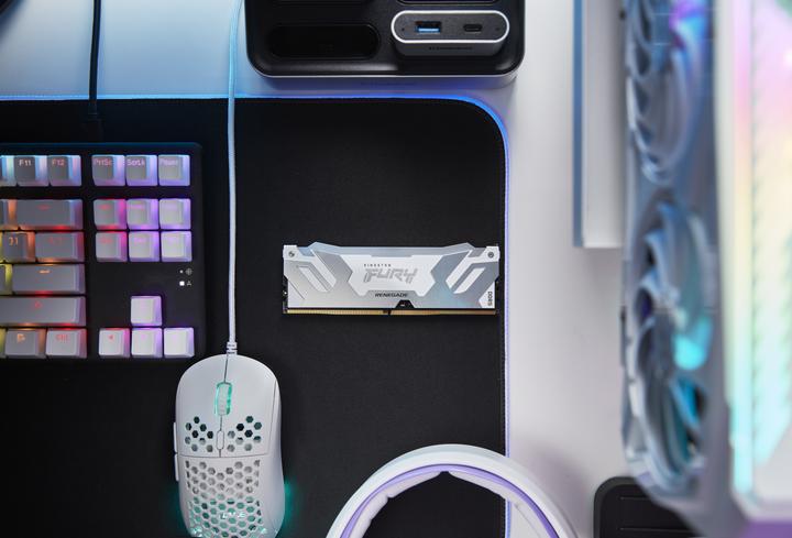 Actual product image Kingston 24GB 8000MT/s DDR5 CL38 DIMM FURY Renegade RGB White (1 x 24GB, 8000 MHz, DDR5 RAM, DIMM)