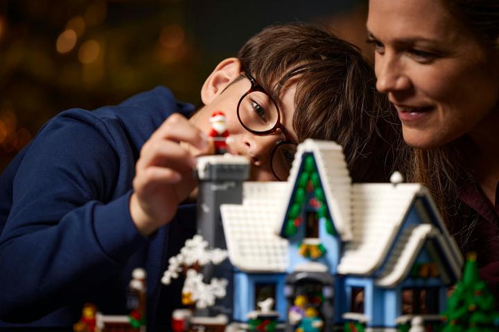 Image du produit LEGO Visite du Père Noël (10293, LEGO Creator Expert, LEGO difficiles à trouver)