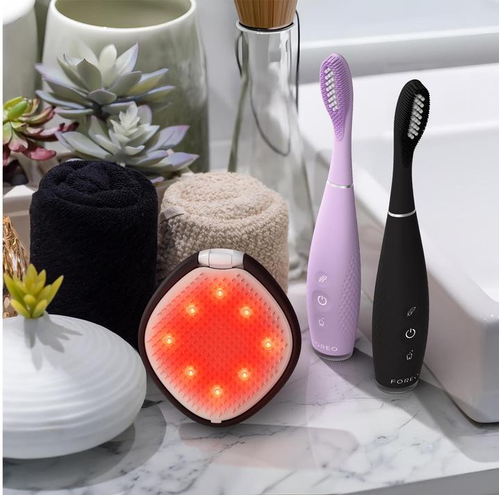 Produktbild Foreo - FLIP Play Advanced hairbrush with LED light - Variant: Midnight Magic!