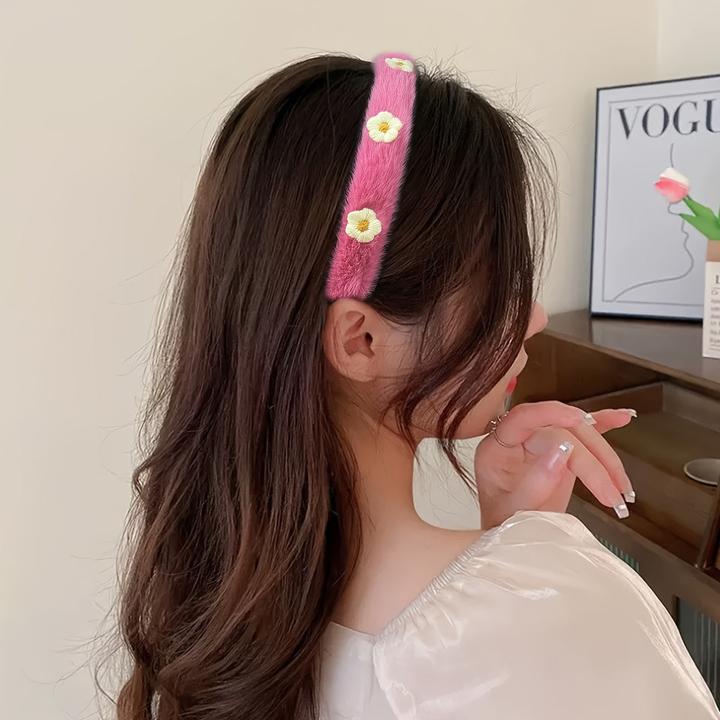 Actual product image Activity Board Elegant, minimalist daisy headband made from plush polyester - fashionable