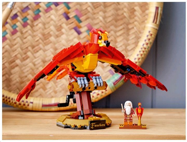Immagine prodotto LEGO Fawkes, la Fenice di Silente (76394, LEGO Harry Potter, Set LEGO rari)