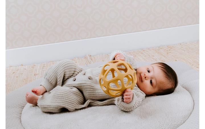 Actual product image Baby's only Babys Only baby grasping ball, ochre